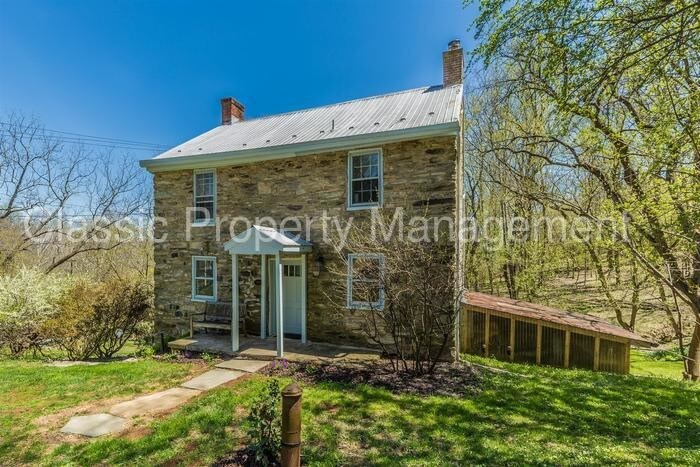 Primary Photo - BEAUTIFUL STONE HOUSE on 5+ ACRES