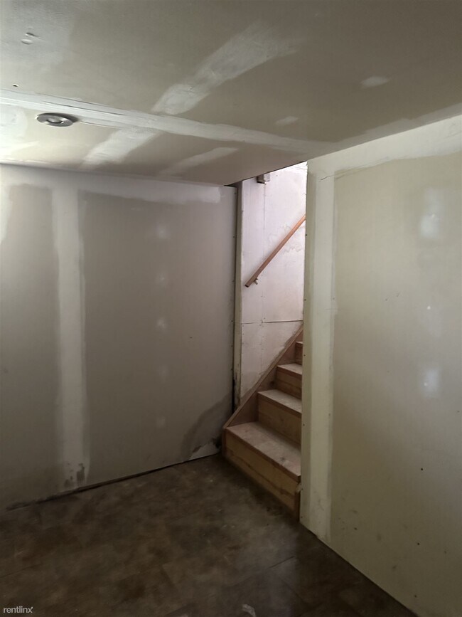 Foto del edificio - 3 br, 1 bath House - 2121 North Prospect Road
