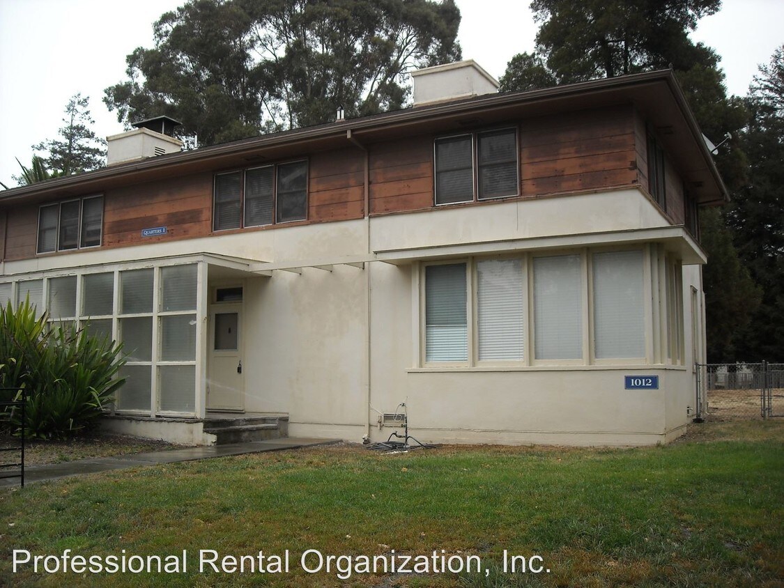 Primary Photo - 1012 Azuar Ave