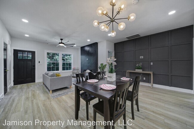 Building Photo - 4 br, 3 bath House - 324 S Rhyne St