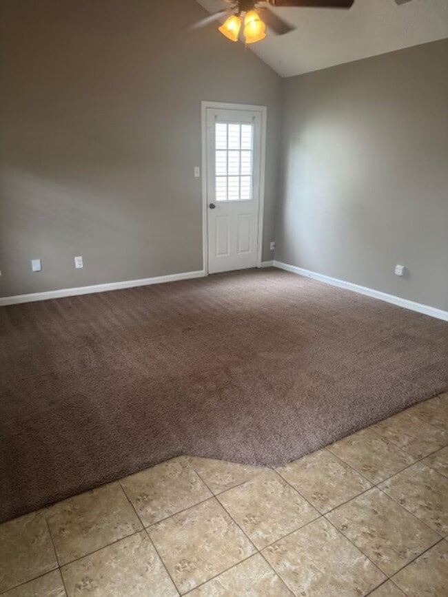 Building Photo - Renovated 3 Bedroom 2 Bath Home for Rent!!