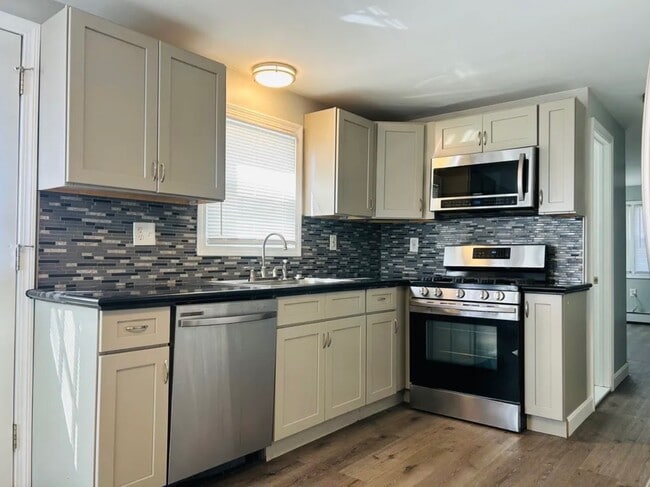 Foto del edificio - 780 Plainfield St