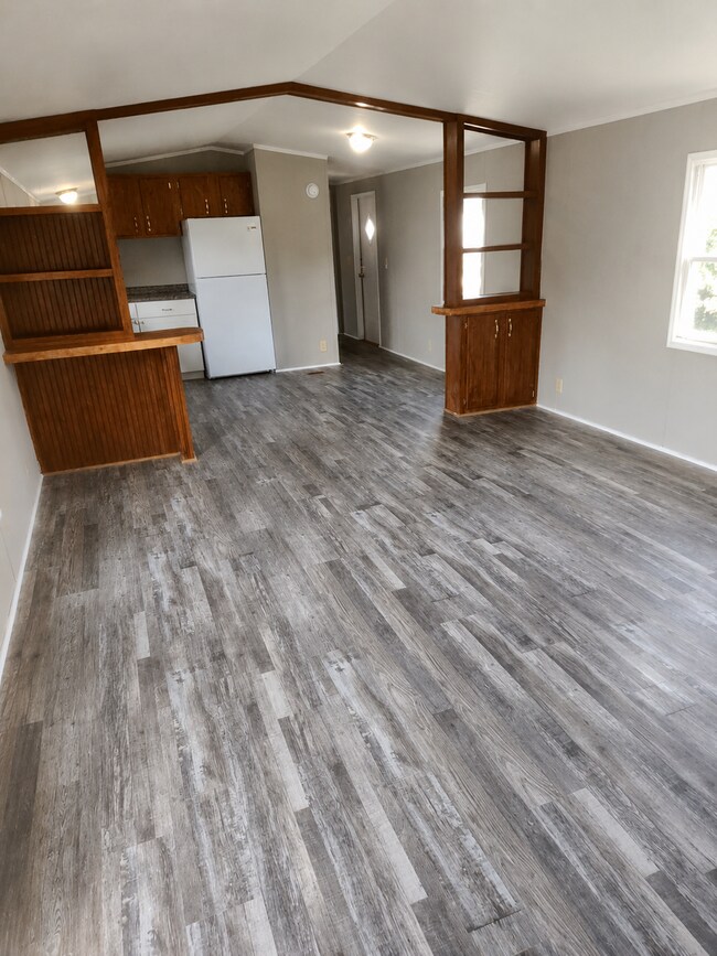 Building Photo - 139 Anna Ln