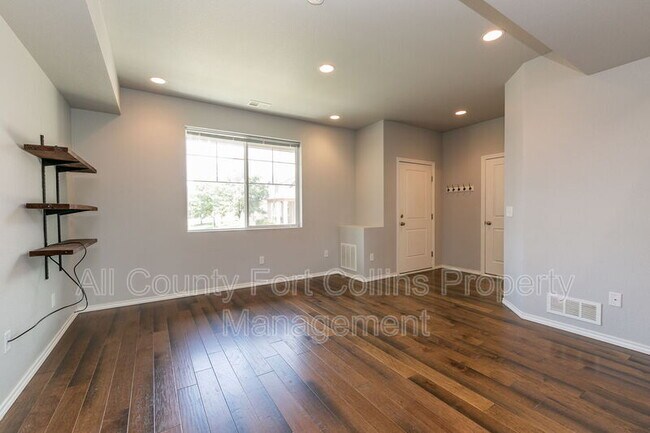 Building Photo - 538 Winnipeg Ct