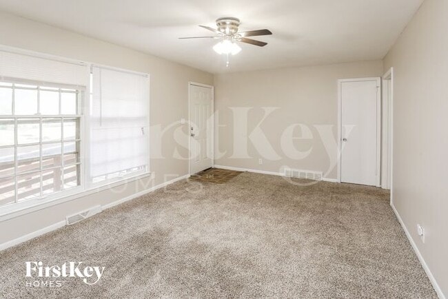 Building Photo - 6900 E 85th Terrace