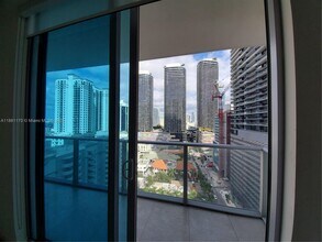 Building Photo - 1100S S Miami Ave