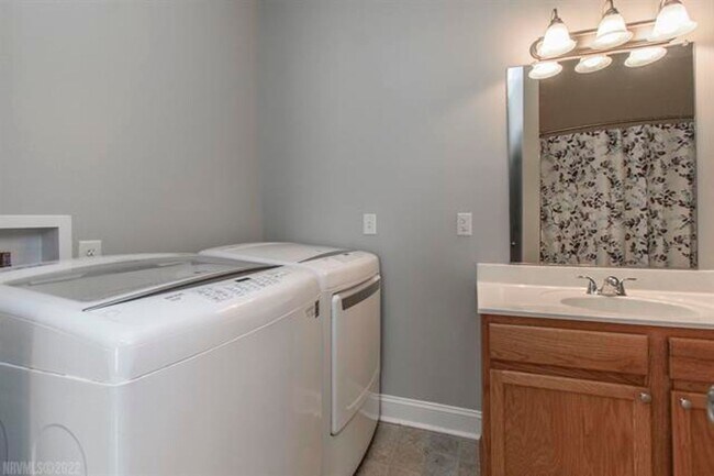 Foto del edificio - Cozy Home in Established Christiansburg Neighborhood