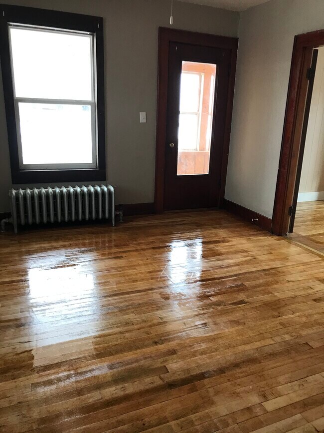 Foto del edificio - 527 Champlain St