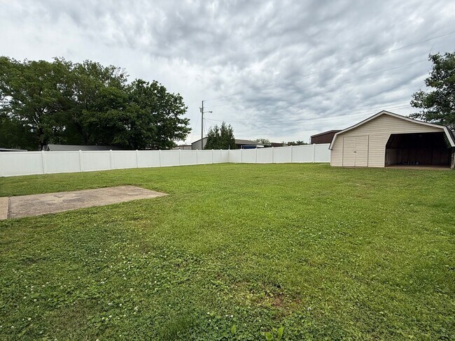 Foto del edificio - Charming 3-Bedroom Home in the Heart of Mu...