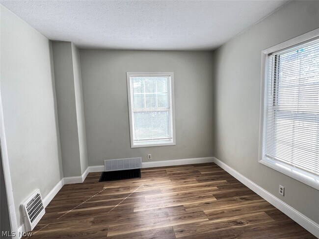 Foto del edificio - 143 Gale St