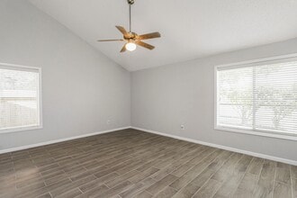 Building Photo - 2015 Braesmeadow Ln