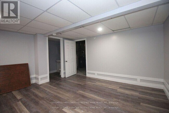Photo du bâtiment - 627 Commissioners Rd E