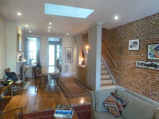 Sala de estar - 732 3rd St NE