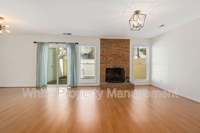 Building Photo - 9123 Kings Canyon Dr
