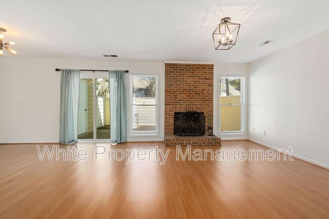 Foto del edificio - 9123 Kings Canyon Dr