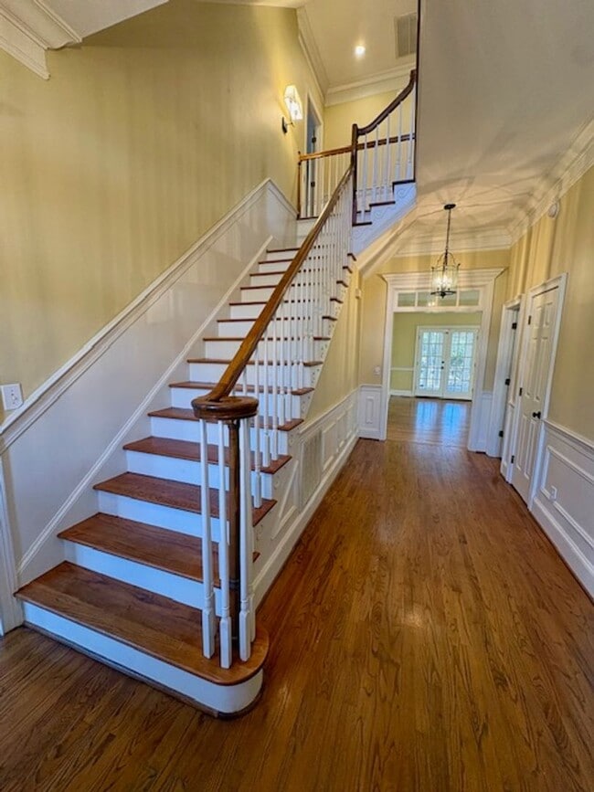 Photo - Spacious Five Bedroom Home in Mount Pleasant