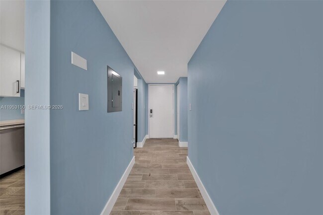 Foto del edificio - 1200 NE Miami Gardens Dr