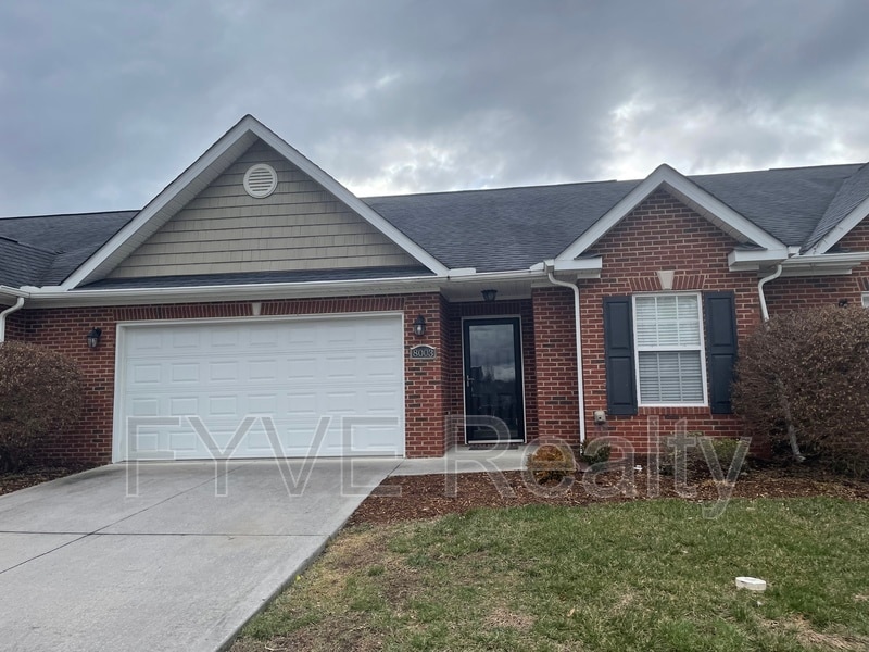 8003 Gate Keeper Way, Knoxville, TN 37931 Condo for Rent in Knoxville