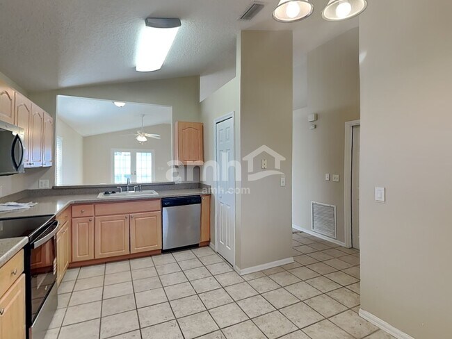 Foto del edificio - 2465 Saint Pauls Dr