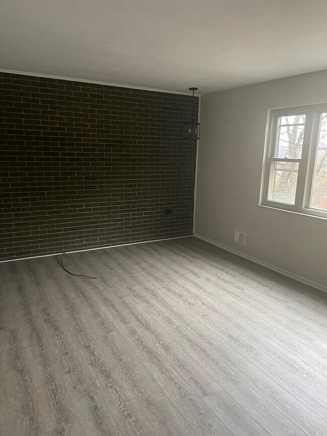 Foto del edificio - 6603 Birchwood Ave