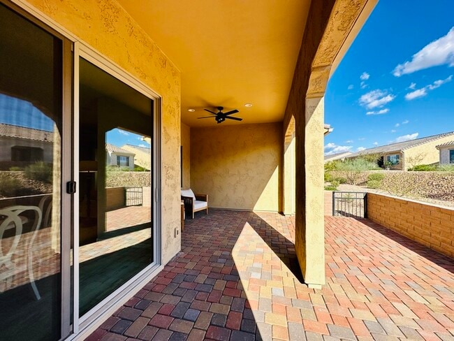 Building Photo - 2 Bedroom + Den Villa in Quail Creek Commu...