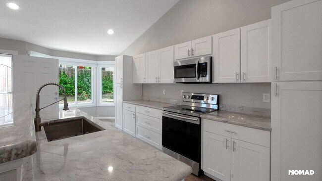 Foto del edificio - Spacious 6BR House in Colorado Springs