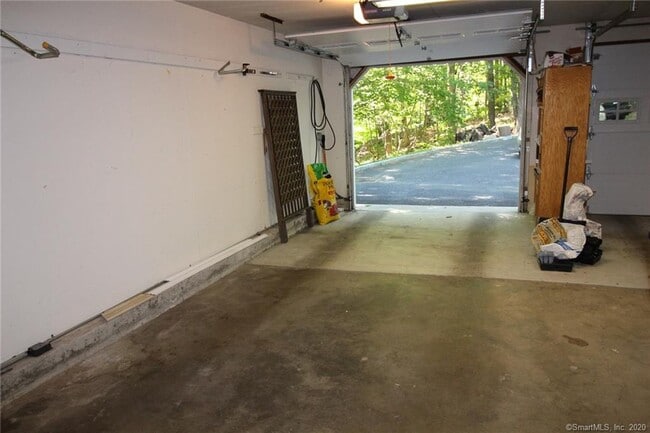 Building Photo - 64 Ledgewood Dr E