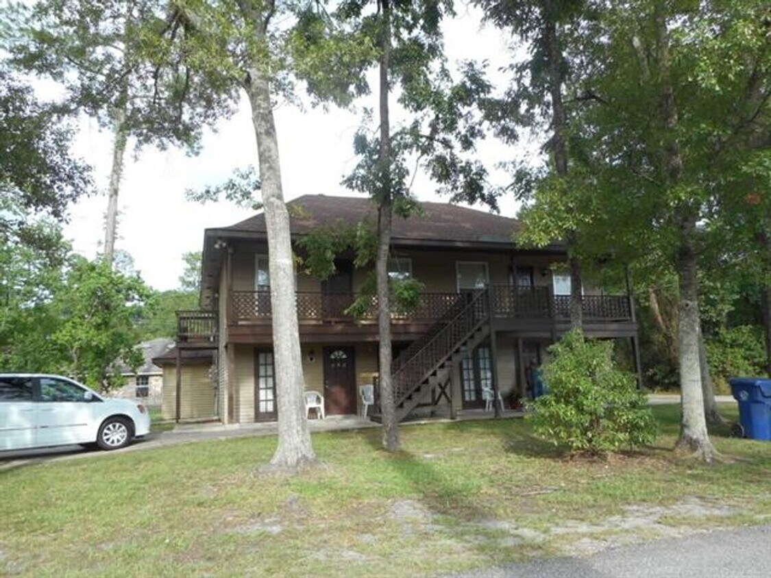 Primary Photo - 978 Walnut St