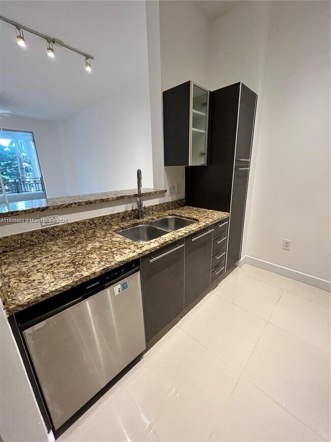 Building Photo - 550 Okeechobee Blvd