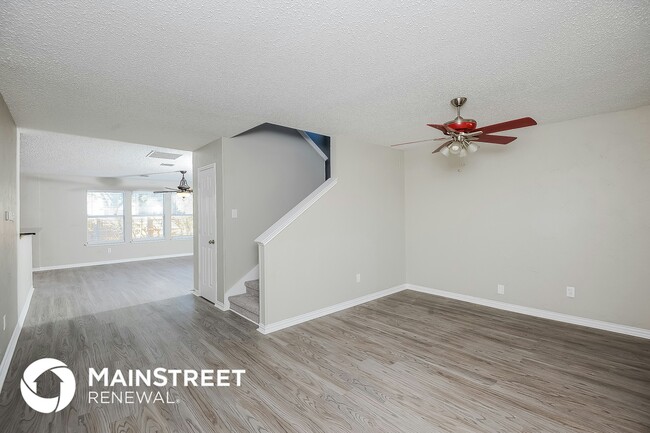 Foto del edificio - 4612 Palm Ridge Dr