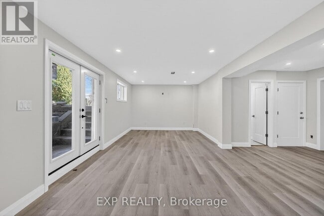 Building Photo - 2580 Noella Crescent