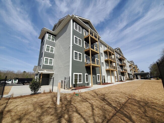 Building Photo - Red Stone Estate