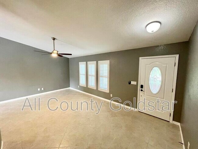 Foto del edificio - 13319 Gorman Ave