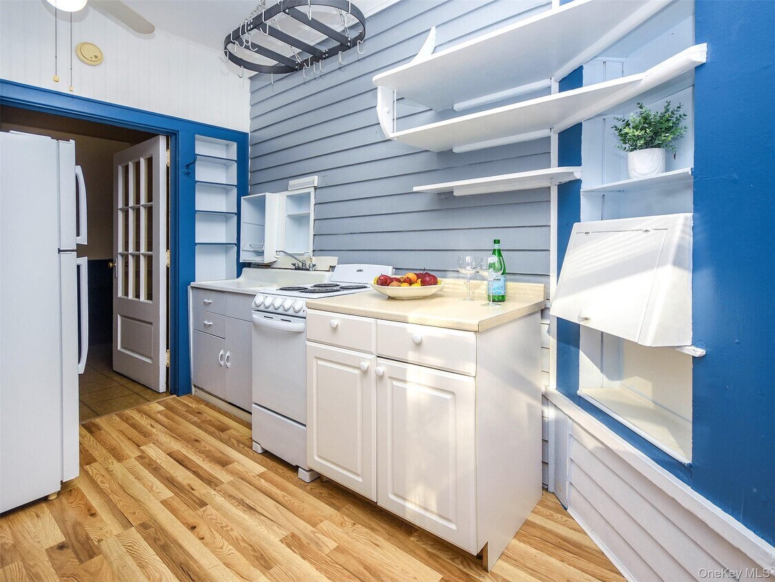 Foto principal - 42 Central Ave