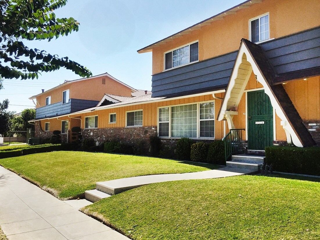 Foto principal - 711 S Sierra Vista