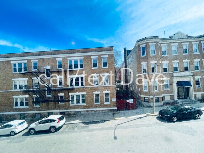 Building Photo - 225 Kelton St
