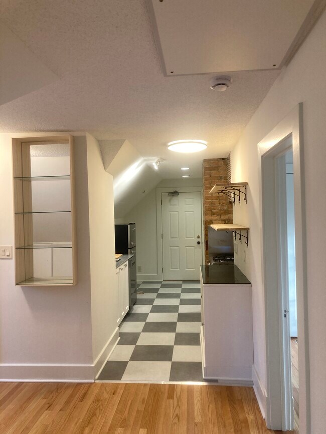 Foto del edificio - 3150 Harriet Ave