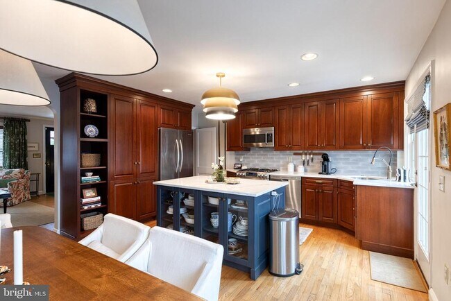 Foto del edificio - 39 Regester Ave