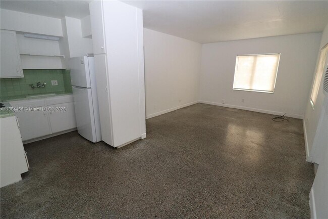 Foto del edificio - 1139 NE 10th Ave