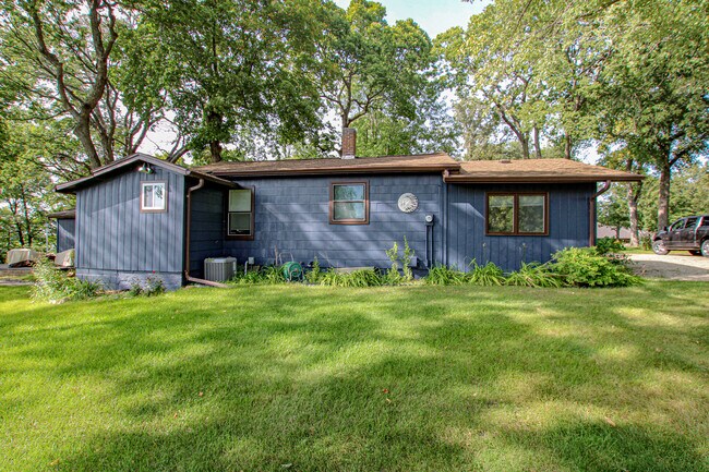 Foto del edificio - 4880 Interlachen Dr NE
