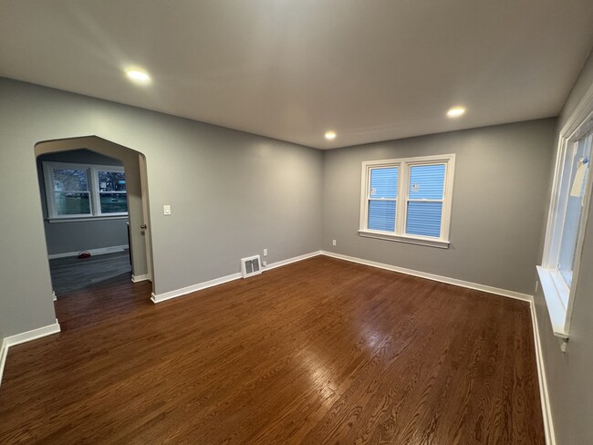 Building Photo - 2830 Ridge Rd