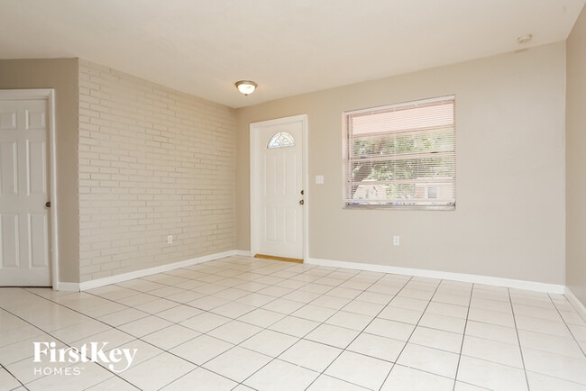 Building Photo - 6437 Custer St