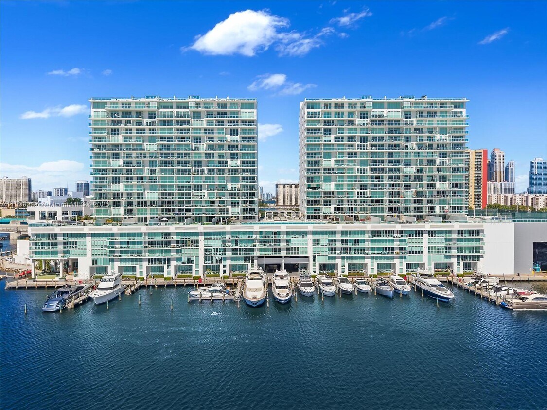 Foto principal - 400 Sunny Isles Blvd