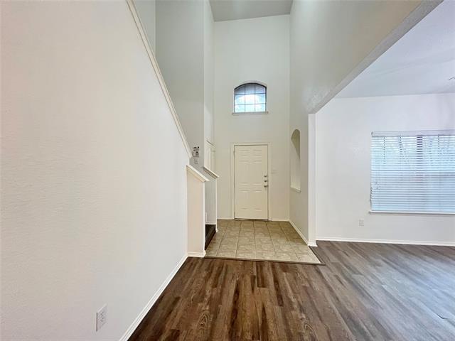 Building Photo - 3209 Hoover Dr