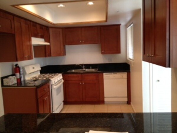Primary Photo - 411 Palm Dr