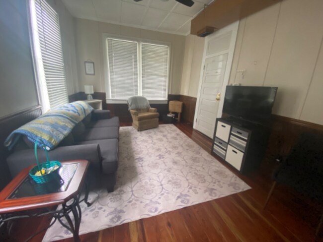 Foto del edificio - 5049 Canal St