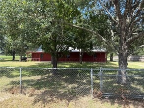 Building Photo - 9581 Valley View Dr