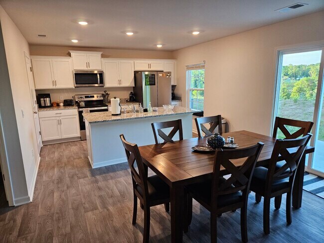 Foto del edificio - 5223 Ironwood Dr