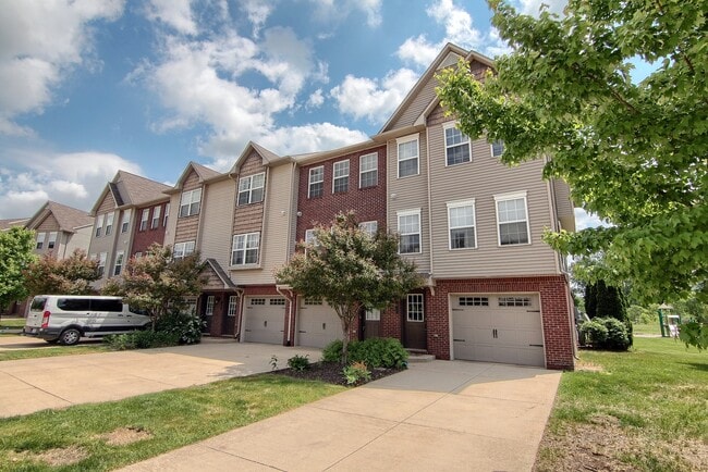 Photo - 2180 Knotty Pine Tr House