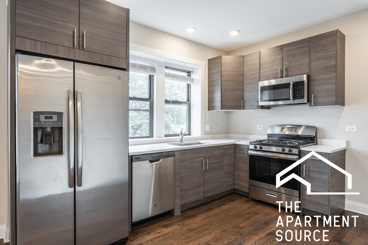 Foto principal - 2238 N Sawyer Ave